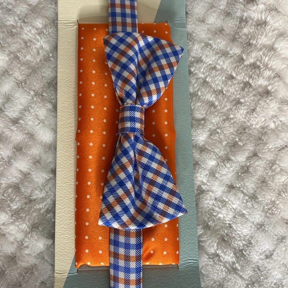 The Class Club Velcro bowtie and pocket square